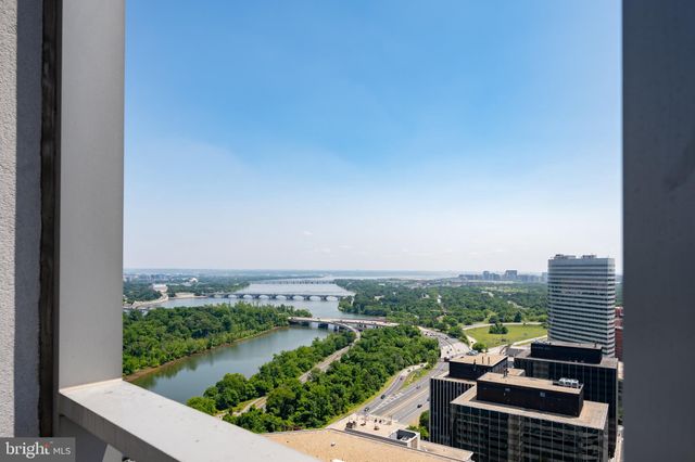 $855,000 | 1111 19th Street North, Unit 1907, Arlington, VA 22209