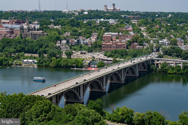 $855,000 | 1111 19th Street North, Unit 1907, Arlington, VA 22209