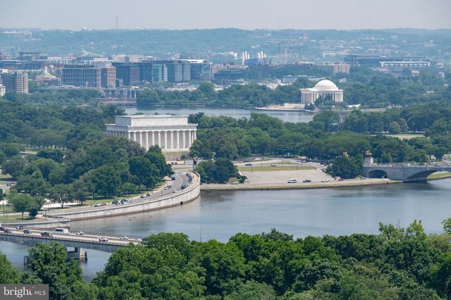 $855,000 | 1111 19th Street North, Unit 1907, Arlington, VA 22209