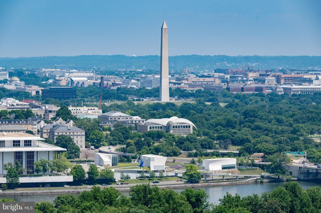 $855,000 | 1111 19th Street North, Unit 1907, Arlington, VA 22209