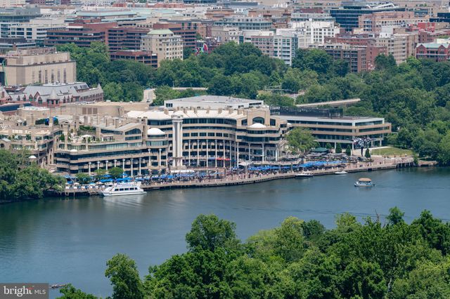 $855,000 | 1111 19th Street North, Unit 1907, Arlington, VA 22209