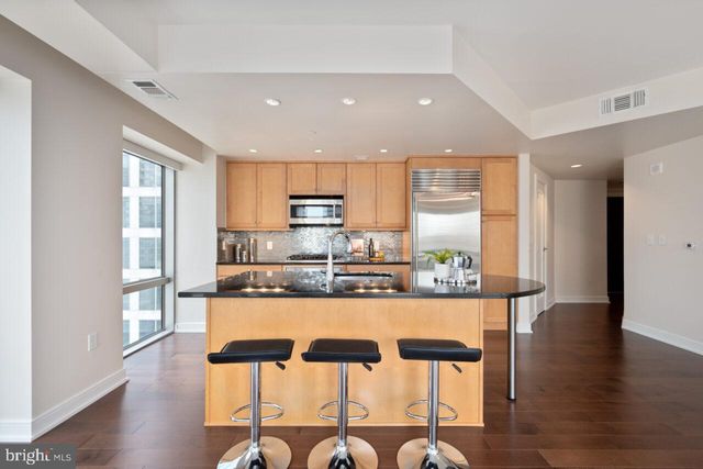 $855,000 | 1111 19th Street North, Unit 1907, Arlington, VA 22209