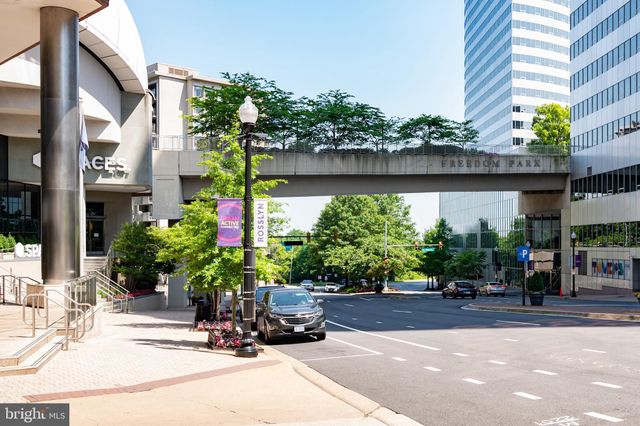 $855,000 | 1111 19th Street North, Unit 1907, Arlington, VA 22209