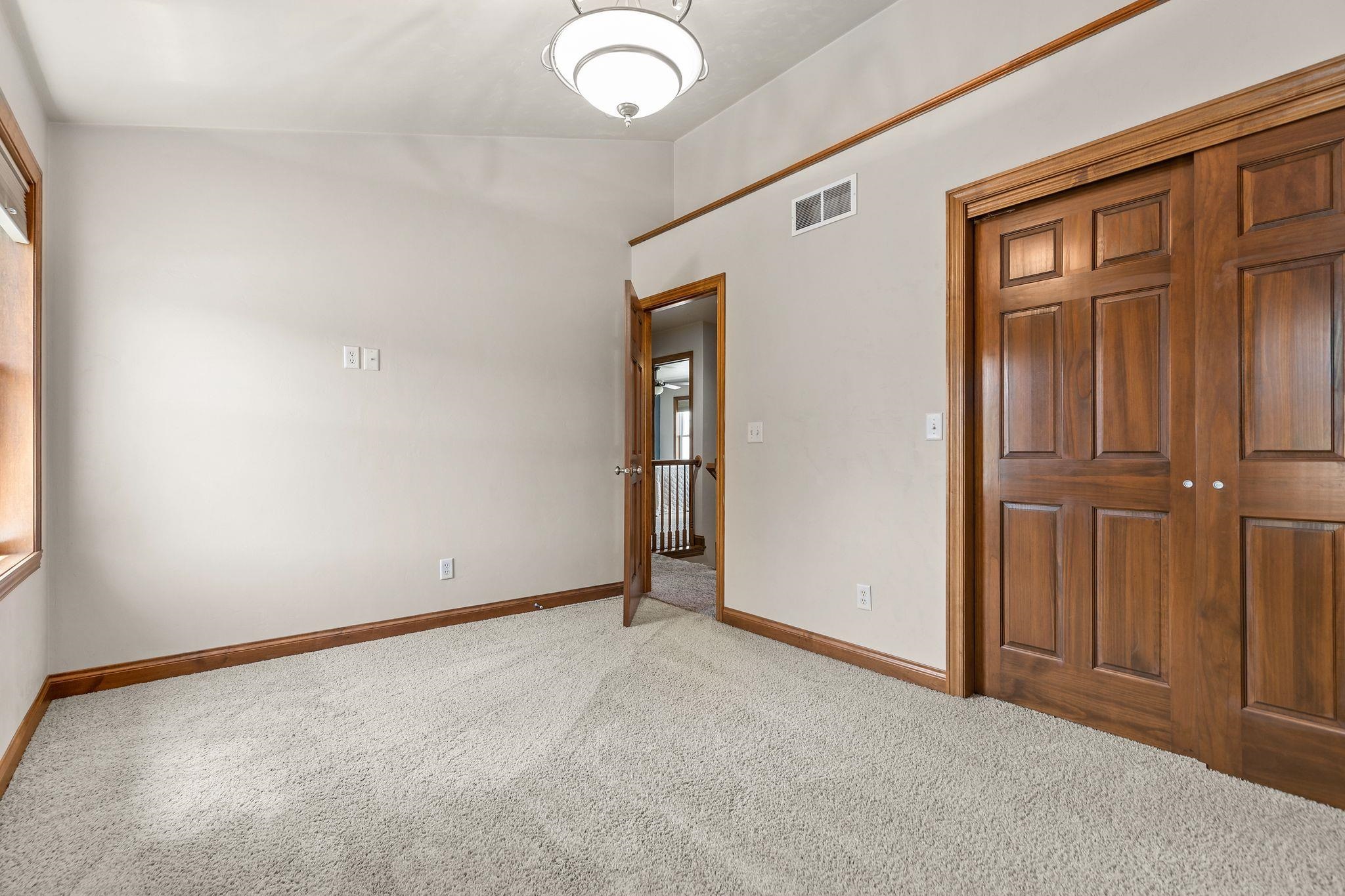 477 Dalton Road Neenah, WI 54956 - Photo 21 of 35