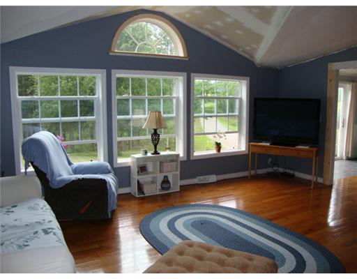 142 Vanner Road Washington, ME 04574 - Photo 7 of 10 Living Room.