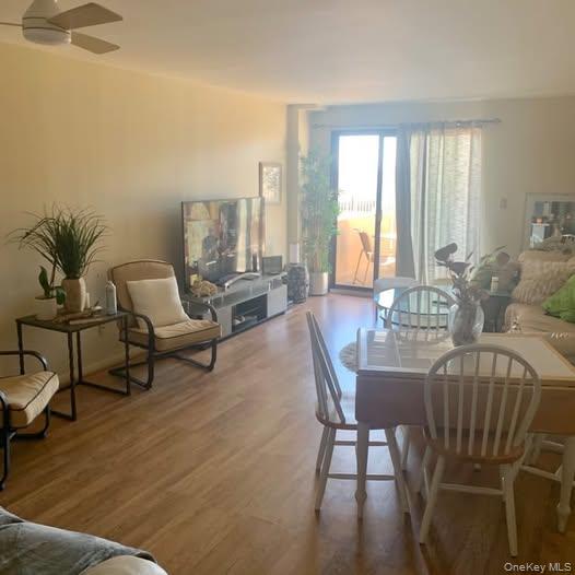 360 Shore Road, Unit 2H Hempstead, NY 11561 - Photo 2 of 23