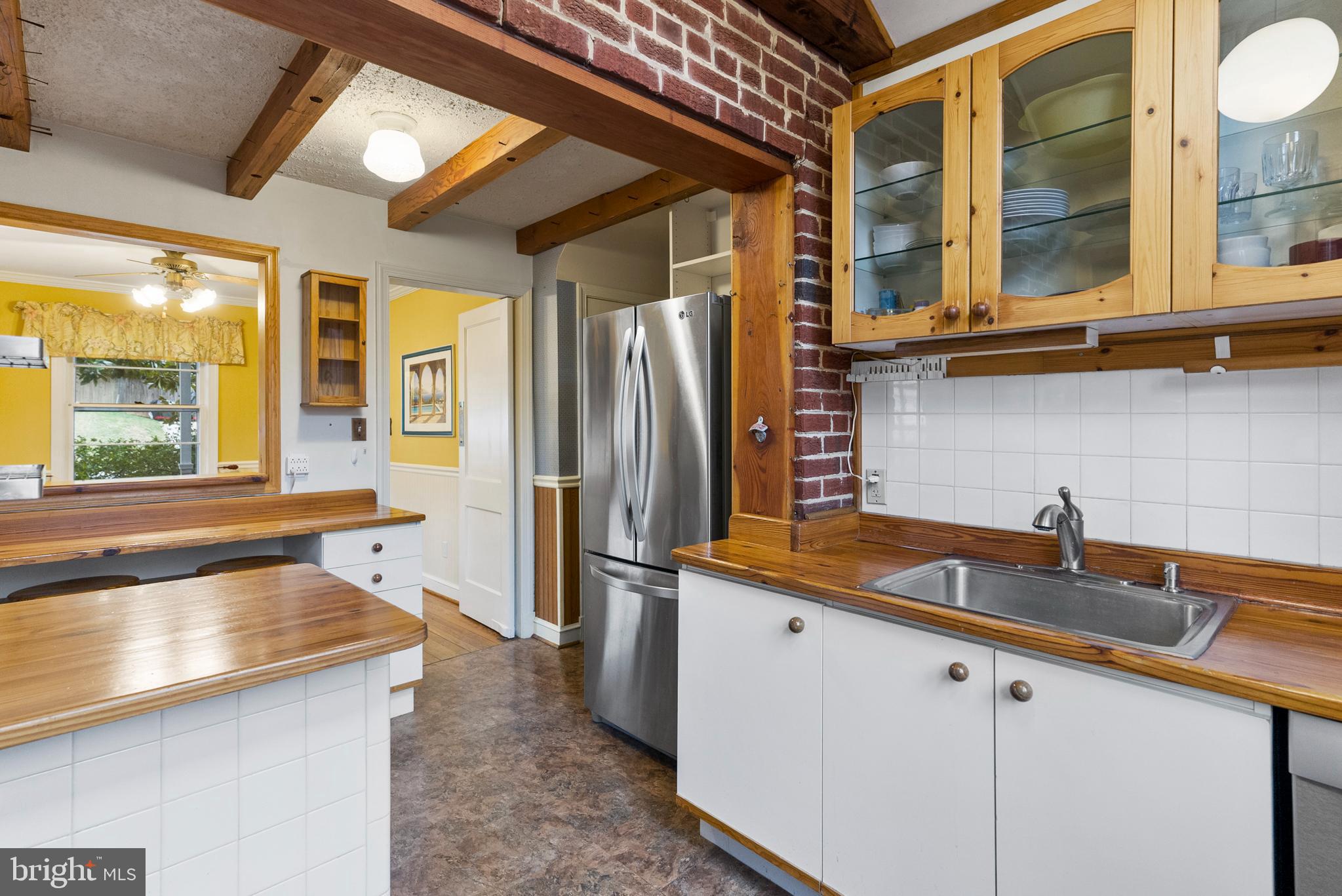 10016 Tenbrook Drive Silver Spring, MD 20901 - Photo 11 of 23 Custom charm.