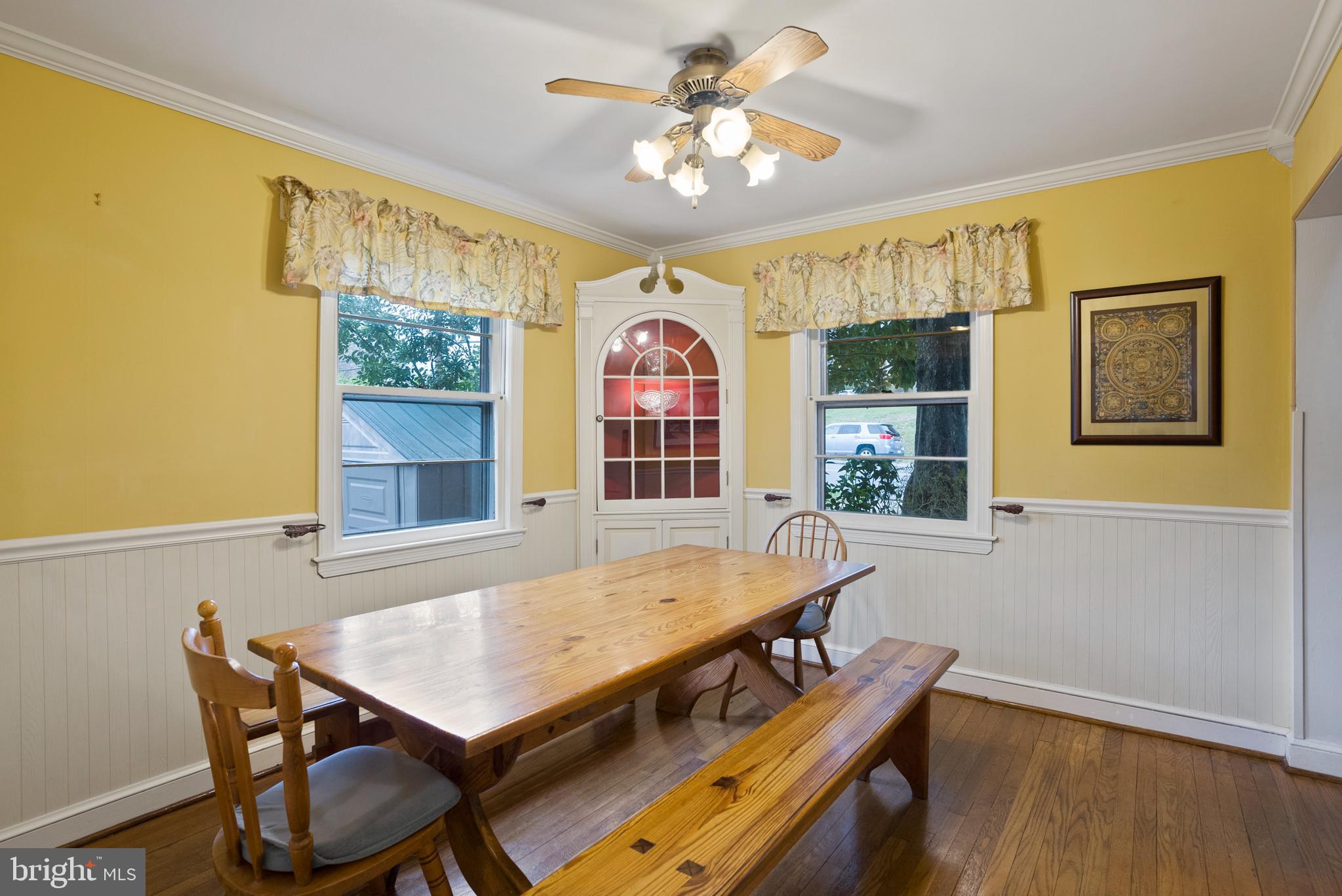 10016 Tenbrook Drive Silver Spring, MD 20901 - Photo 8 of 23 Dining area with built in corner cabinet.