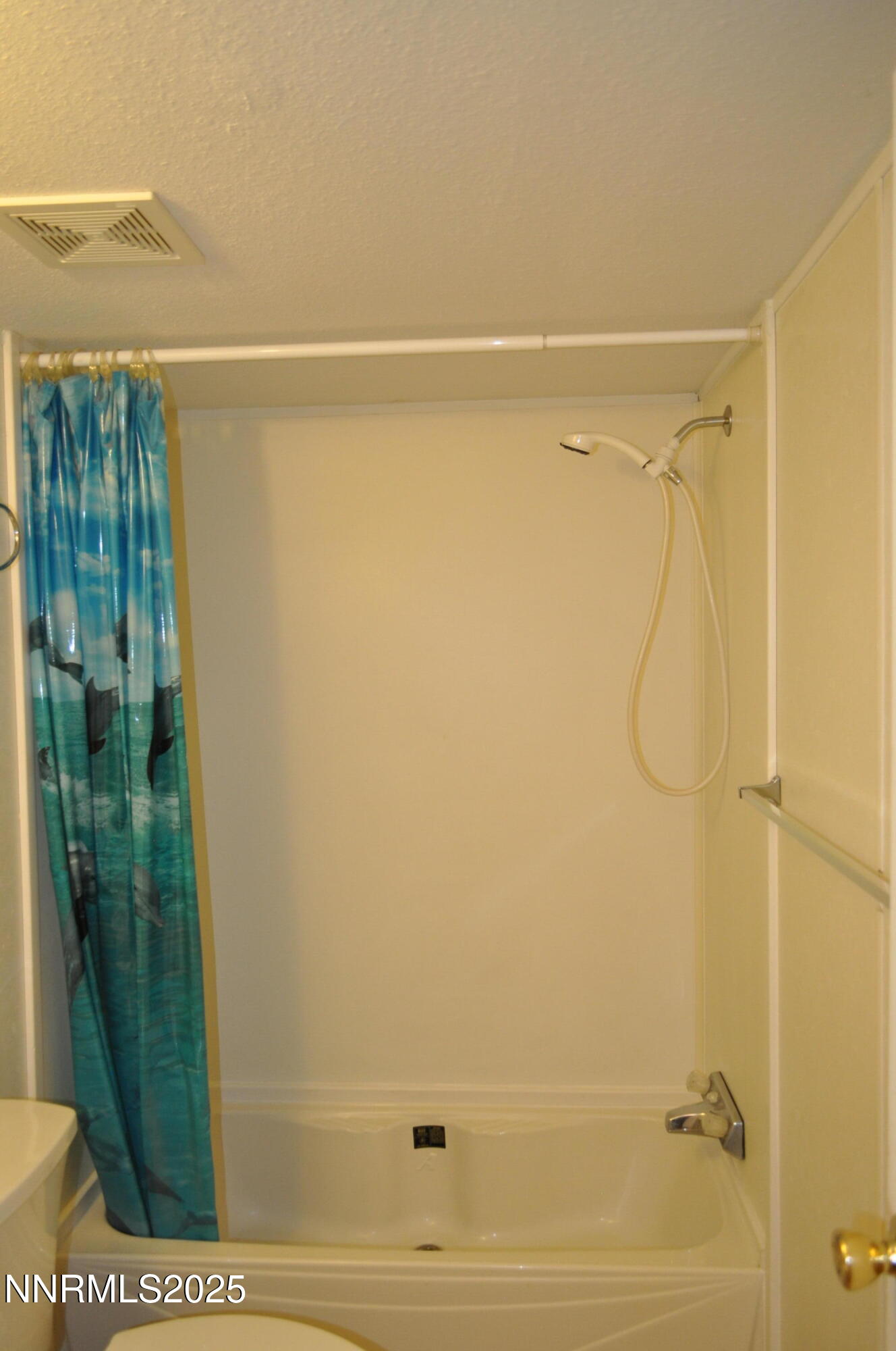 17940 Cold Springs Drive Reno, NV 89508 - Photo 11 of 21 a bathroom with a shower