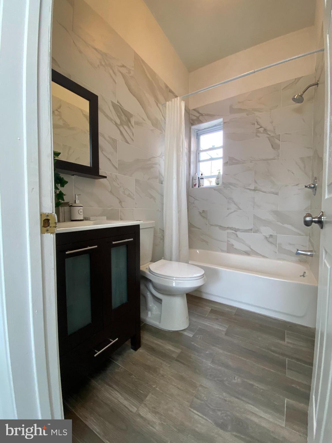 1725 Bainbridge Street, Unit 3F Philadelphia, PA 19146 - Photo 2 of 19