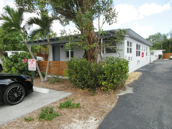 $1,300 | 1238 17th Avenue North, Unit 6, Lake Worth Beach, FL 33460