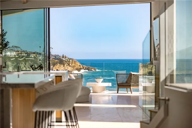 $9,950,000 | 31899 Circle Drive, Laguna Beach, CA 92651