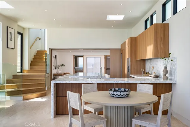 $9,950,000 | 31899 Circle Drive, Laguna Beach, CA 92651