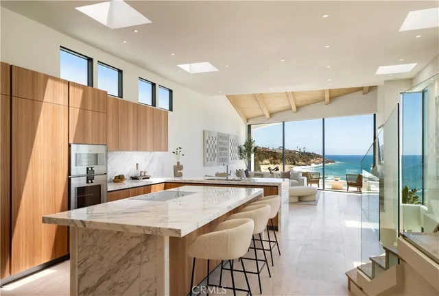 $9,950,000 | 31899 Circle Drive, Laguna Beach, CA 92651