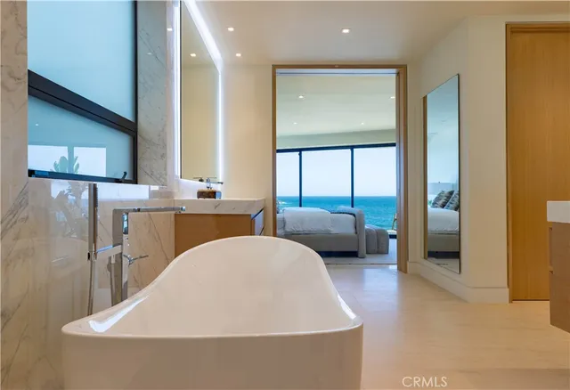 $9,950,000 | 31899 Circle Drive, Laguna Beach, CA 92651