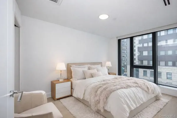 $1,239,000 | 300 West 30th Street, Unit 10D | Chelsea