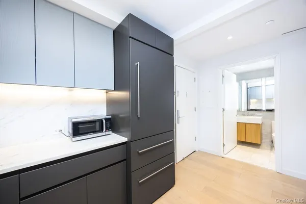 $1,239,000 | 300 West 30th Street, Unit 10D | Chelsea