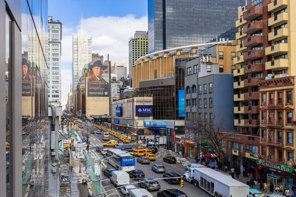 $1,239,000 | 300 West 30th Street, Unit 10D | Chelsea