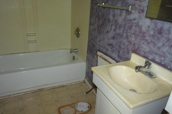525 Southridge Road Delray Beach, FL 33444 - Photo 11 of 17 BATHROOM