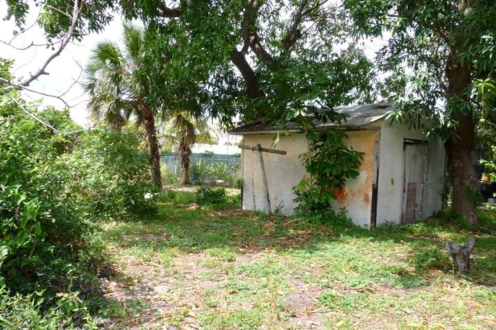 525 Southridge Road Delray Beach, FL 33444 - Photo 16 of 17 BACKYARD
