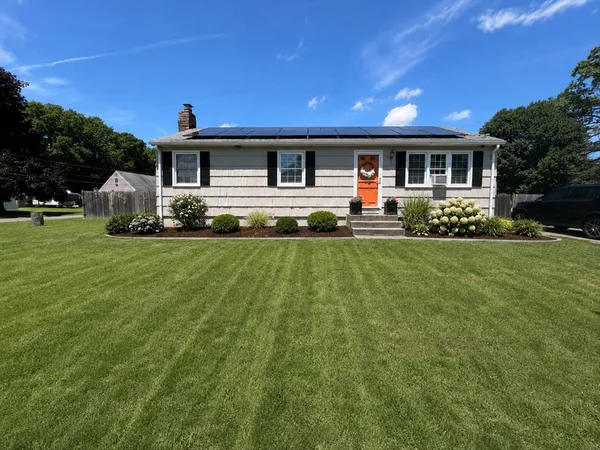 $399,900 | 1 Maid Marion Street, Oxford, MA 01540