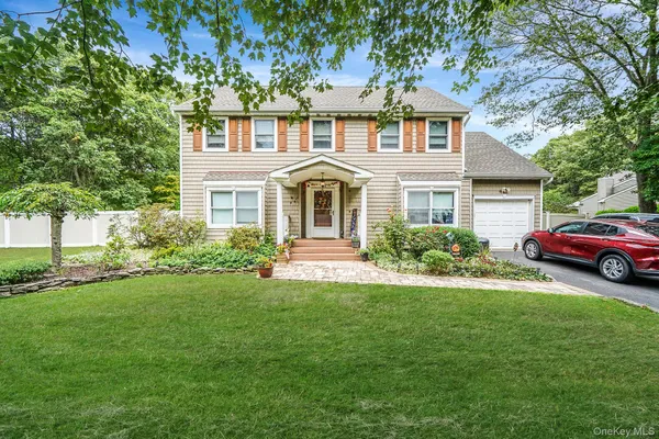 $709,000 | 3 Avon Avenue, Port Jefferson Station, NY 11776