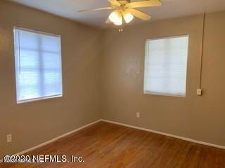 2117 Spring Park Road, Unit 4 Jacksonville, FL 32207 - Photo 5 of 9 an empty room with a window