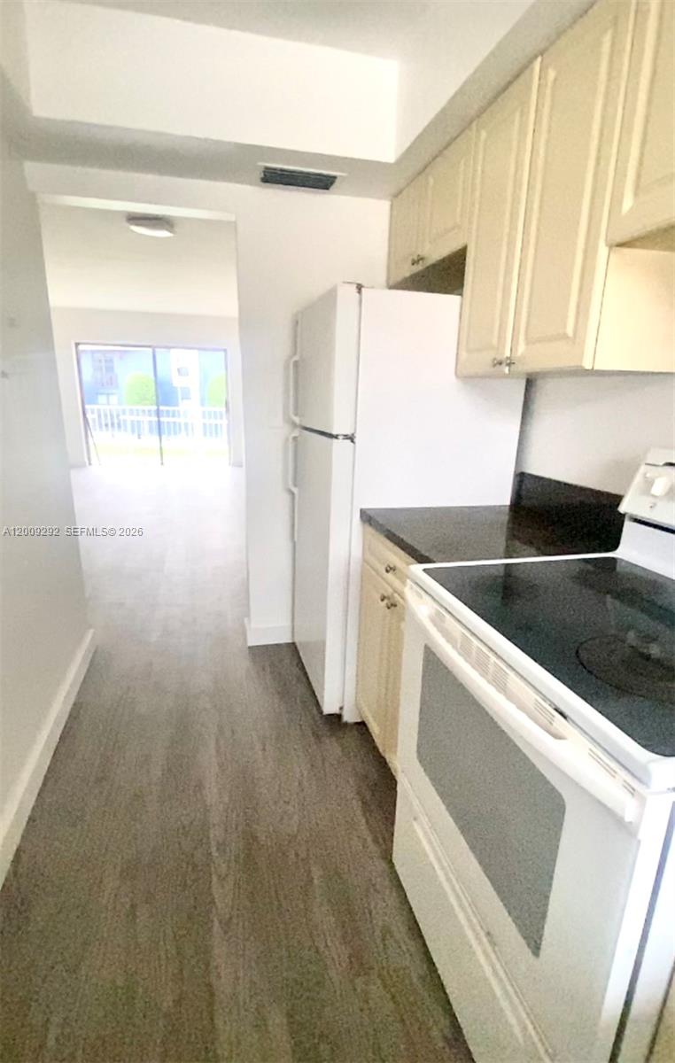7324 Southwest 82nd Street, Unit B206 Miami, FL 33143 - Photo 20 of 35