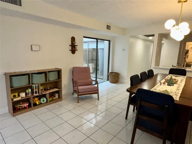 $3,200 | Pembroke Lakes, Pembroke Pines, FL 33026