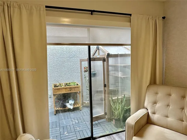 $3,200 | Pembroke Lakes, Pembroke Pines, FL 33026