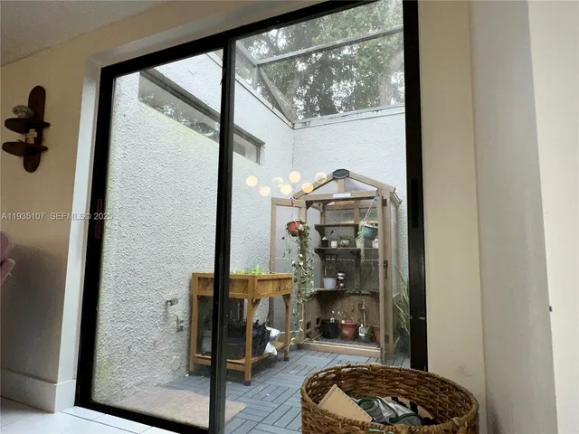 $3,200 | Pembroke Lakes, Pembroke Pines, FL 33026