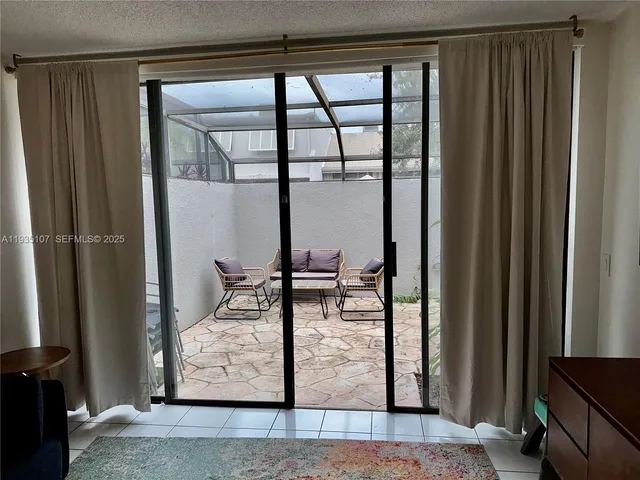 $3,200 | Pembroke Lakes, Pembroke Pines, FL 33026