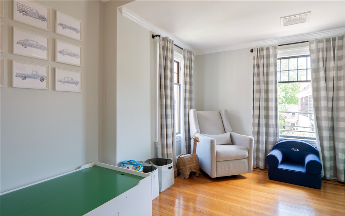 12 Bliss Road Newport, RI 02840 - Photo 24 of 47