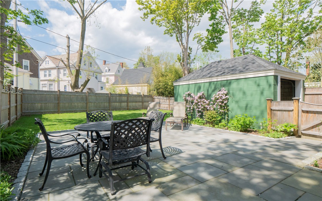 12 Bliss Road Newport, RI 02840 - Photo 41 of 47