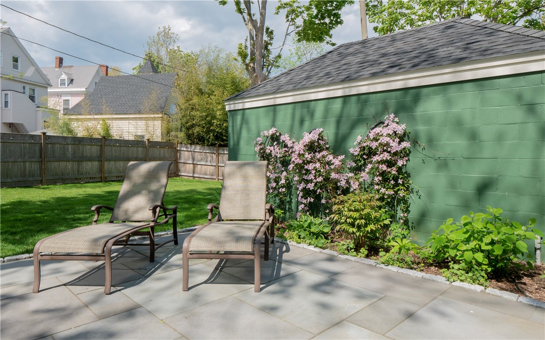 12 Bliss Road Newport, RI 02840 - Photo 42 of 47