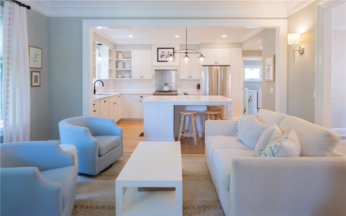 12 Bliss Road Newport, RI 02840 - Photo 8 of 47