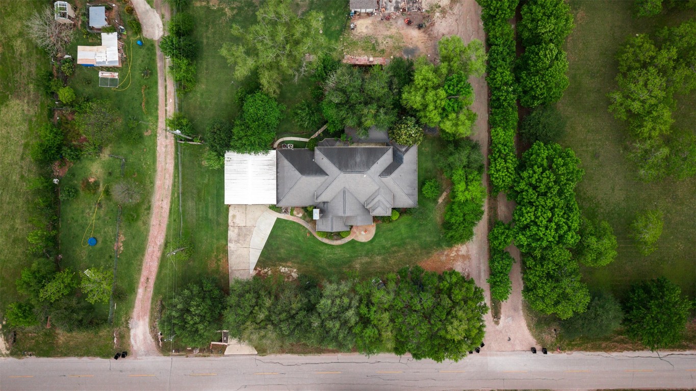 2622 Muegge Road Rosenberg, TX 77471 - Photo 34 of 35 a view of a garden
