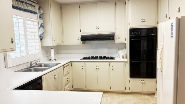 14851 Jeffrey Road, Unit 117 Irvine, CA 92618 - Photo 2 of 4 Gallery Image 2