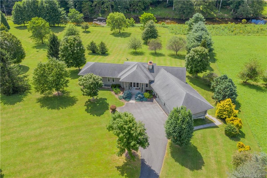 255 New Farm Road Banner Elk, NC 28604 - Photo 5 of 48 Gallery Image 5