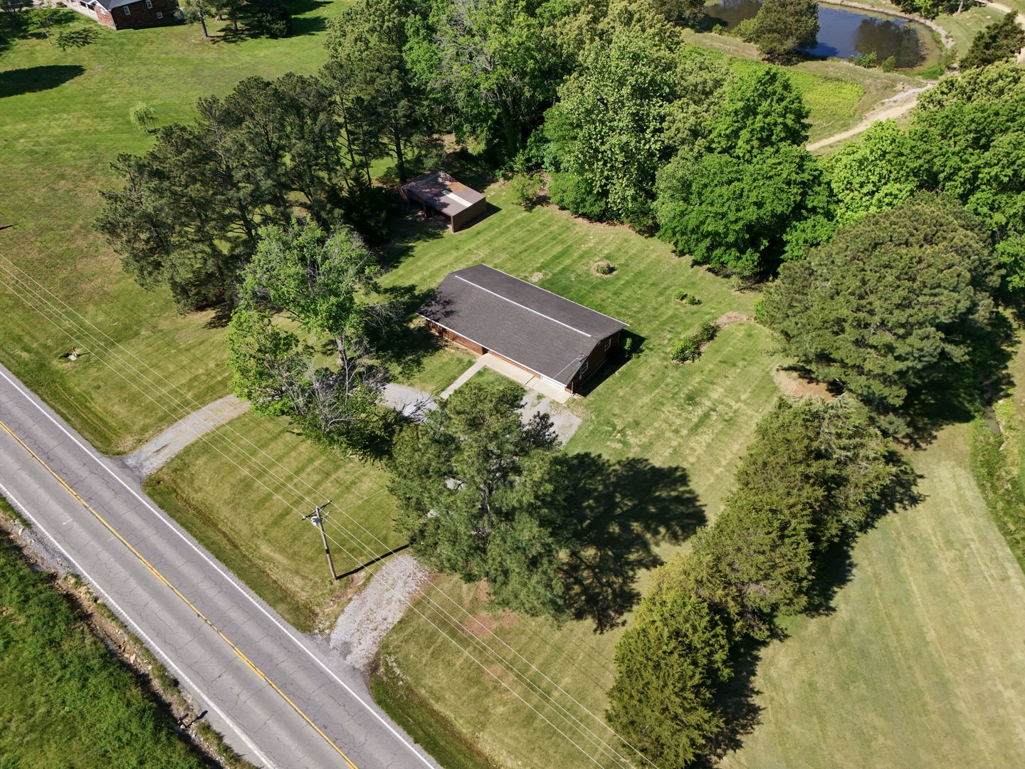 2585 Market Road Marion, IL 62959 - Photo 2 of 29