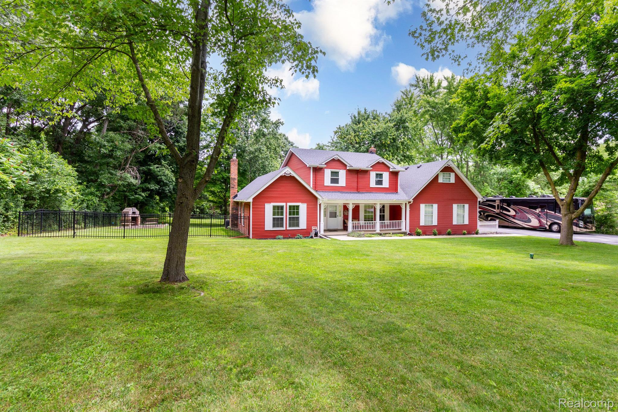 3269 Hixon Road Rochester, MI 48306 - Photo 2 of 41 Gallery Image 2