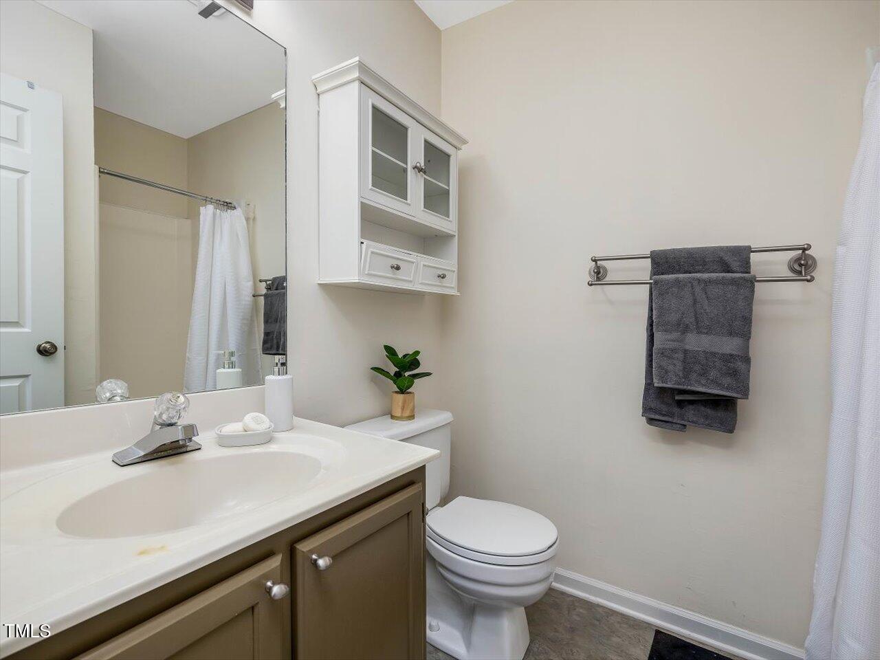 1328 Baez Street Raleigh, NC 27608 - Photo 23 of 32 34-Bedroom 2 EnSuite