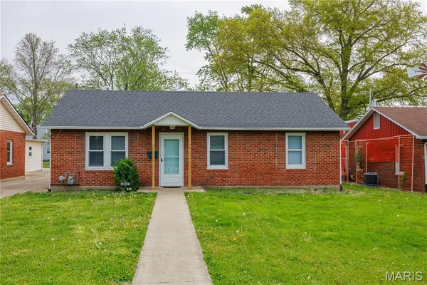 $134,900 | 210 South Chestnut Street, St. Elmo, IL 62458