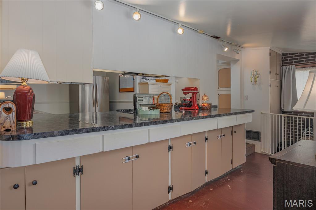 210 South Chestnut Street St. Elmo, IL 62458 - Photo 9 of 15