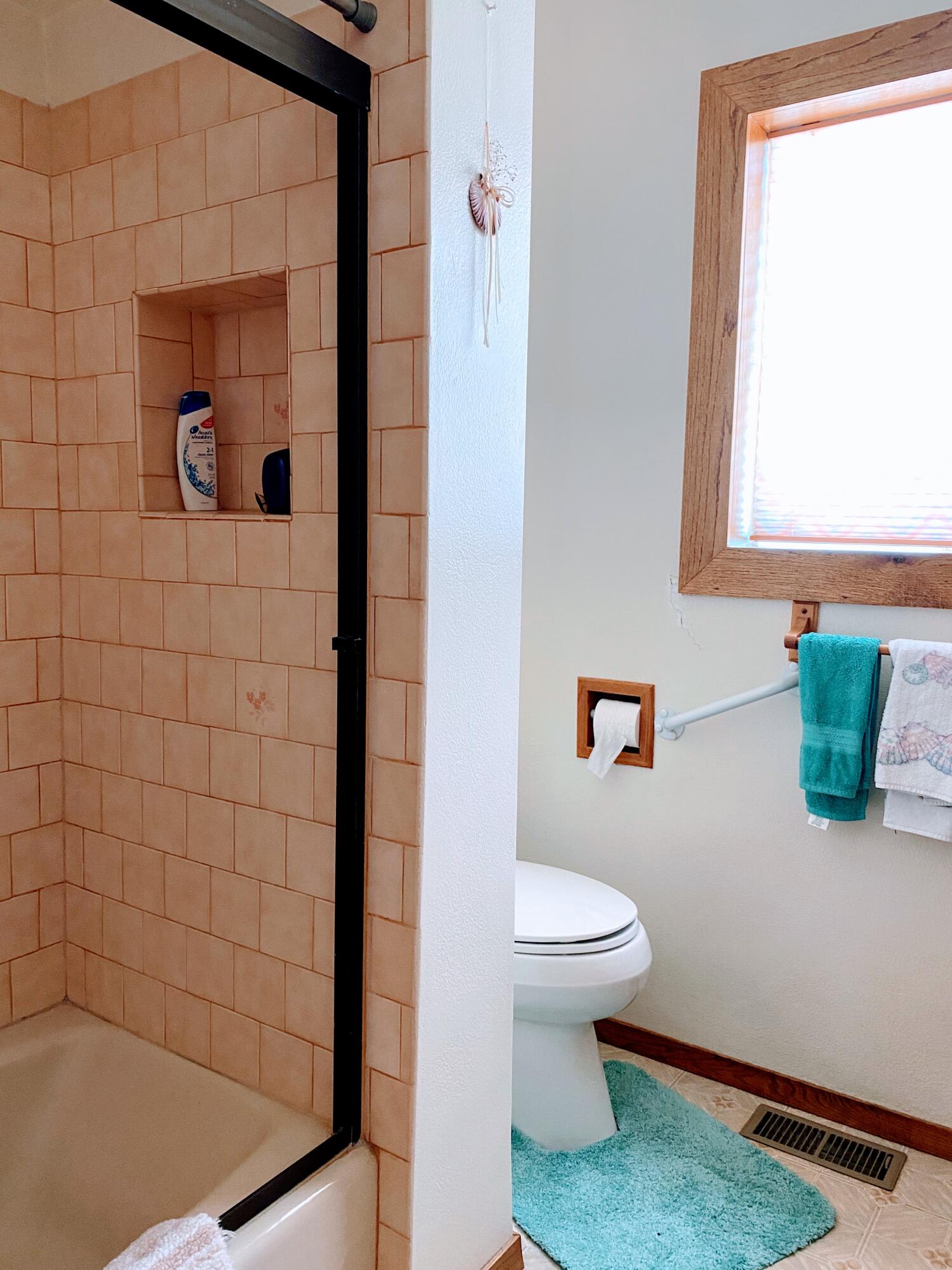 3544 Spring Street Eureka, CA 95503 - Photo 26 of 51 Bathroom