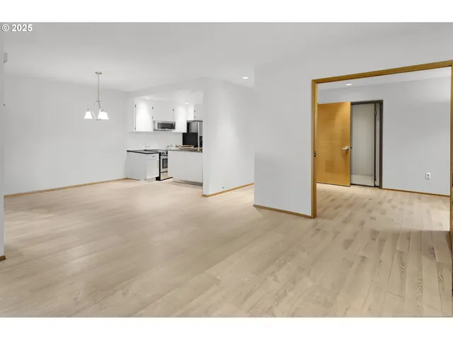 $374,000 | 2512 Southeast Baypoint Drive, Unit L37, Vancouver, WA 98683