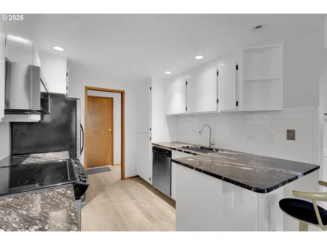 $374,000 | 2512 Southeast Baypoint Drive, Unit L37, Vancouver, WA 98683