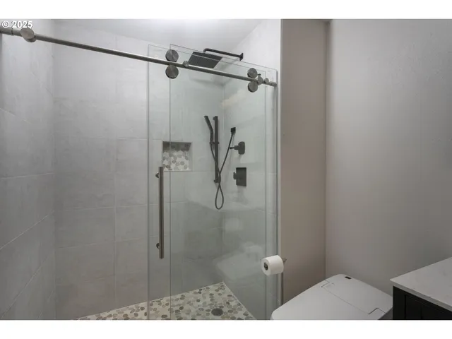 $374,000 | 2512 Southeast Baypoint Drive, Unit L37, Vancouver, WA 98683