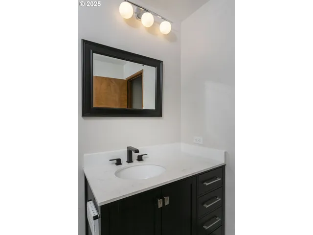 $374,000 | 2512 Southeast Baypoint Drive, Unit L37, Vancouver, WA 98683