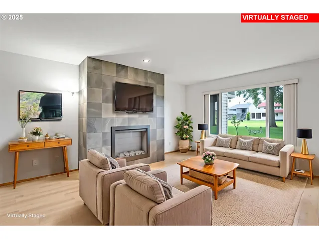 $374,000 | 2512 Southeast Baypoint Drive, Unit L37, Vancouver, WA 98683